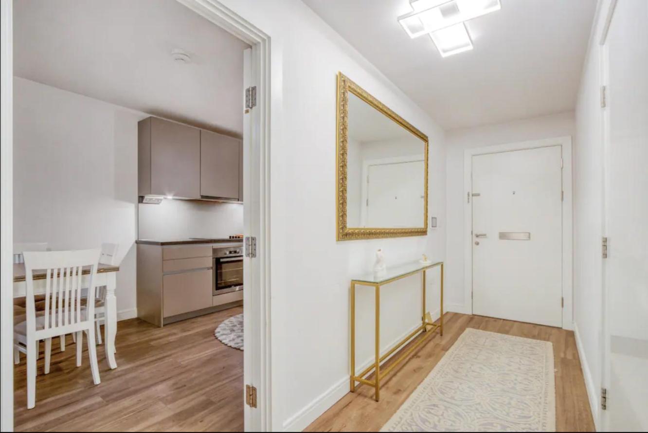 Chelsea Chic: An Upscale And Modern Flat * London