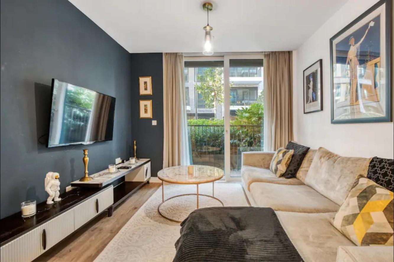 Chelsea Chic: An Upscale And Modern Flat Apartment *