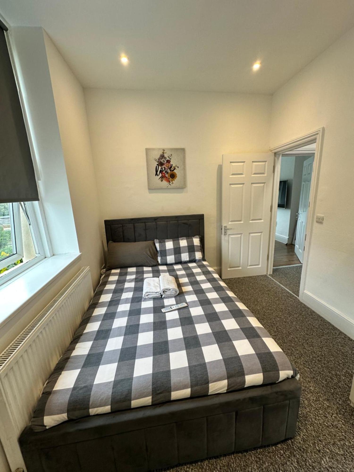Apartment 4 Bedroom House Upper Tulse Hill, London, Sw2 2rp *