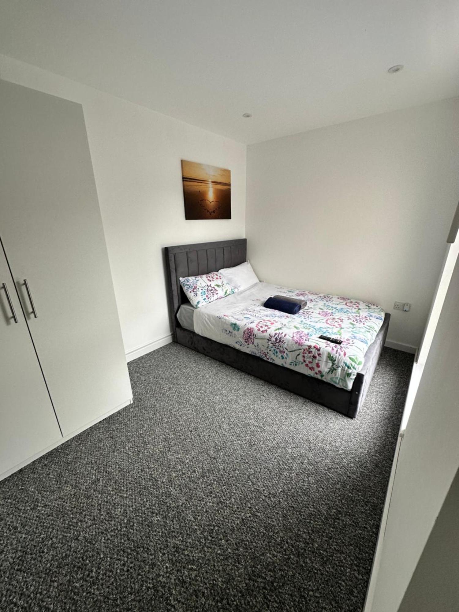 Apartment 4 Bedroom House Upper Tulse Hill, London, Sw2 2rp *