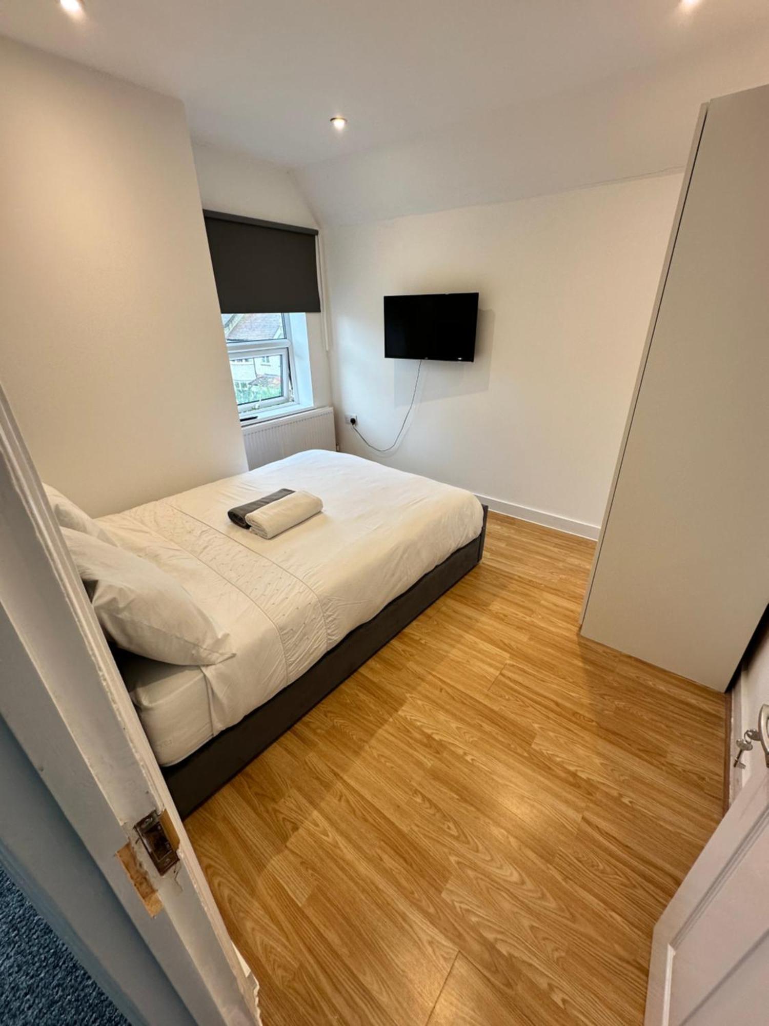 4 Bedroom House Upper Tulse Hill, London, Sw2 2rp * London