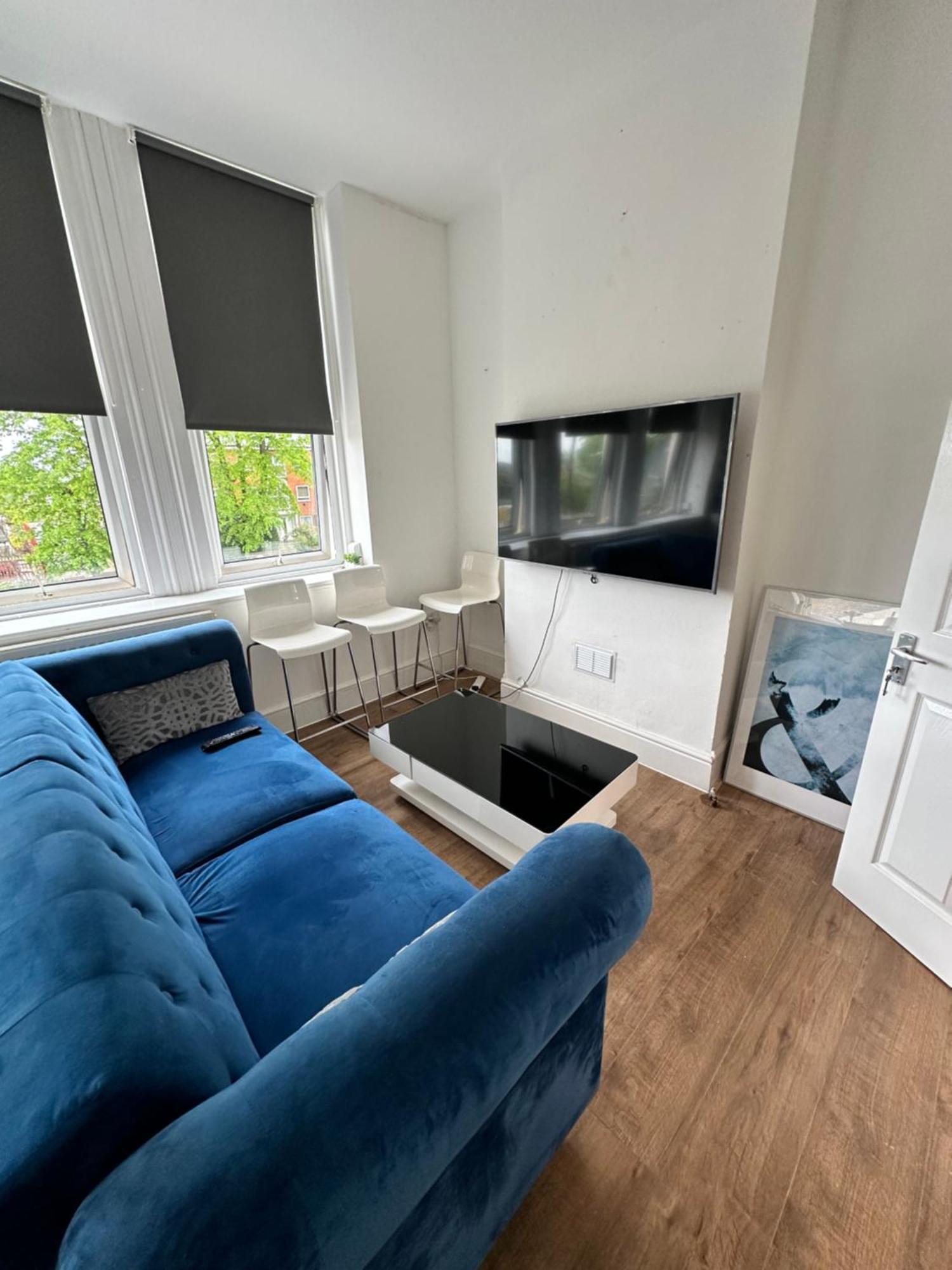 4 Bedroom House Upper Tulse Hill, London, Sw2 2rp Apartment *