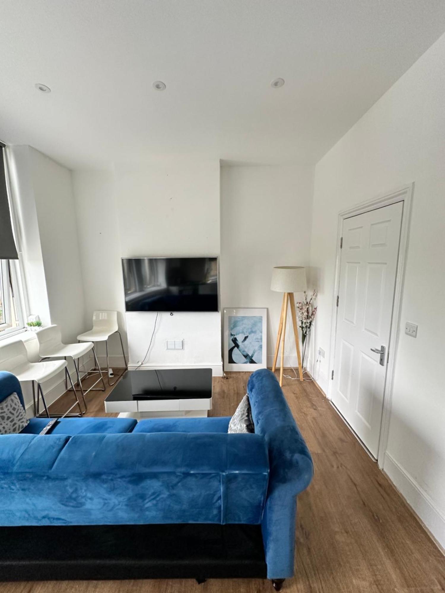 Apartment 4 Bedroom House Upper Tulse Hill, London, Sw2 2rp London