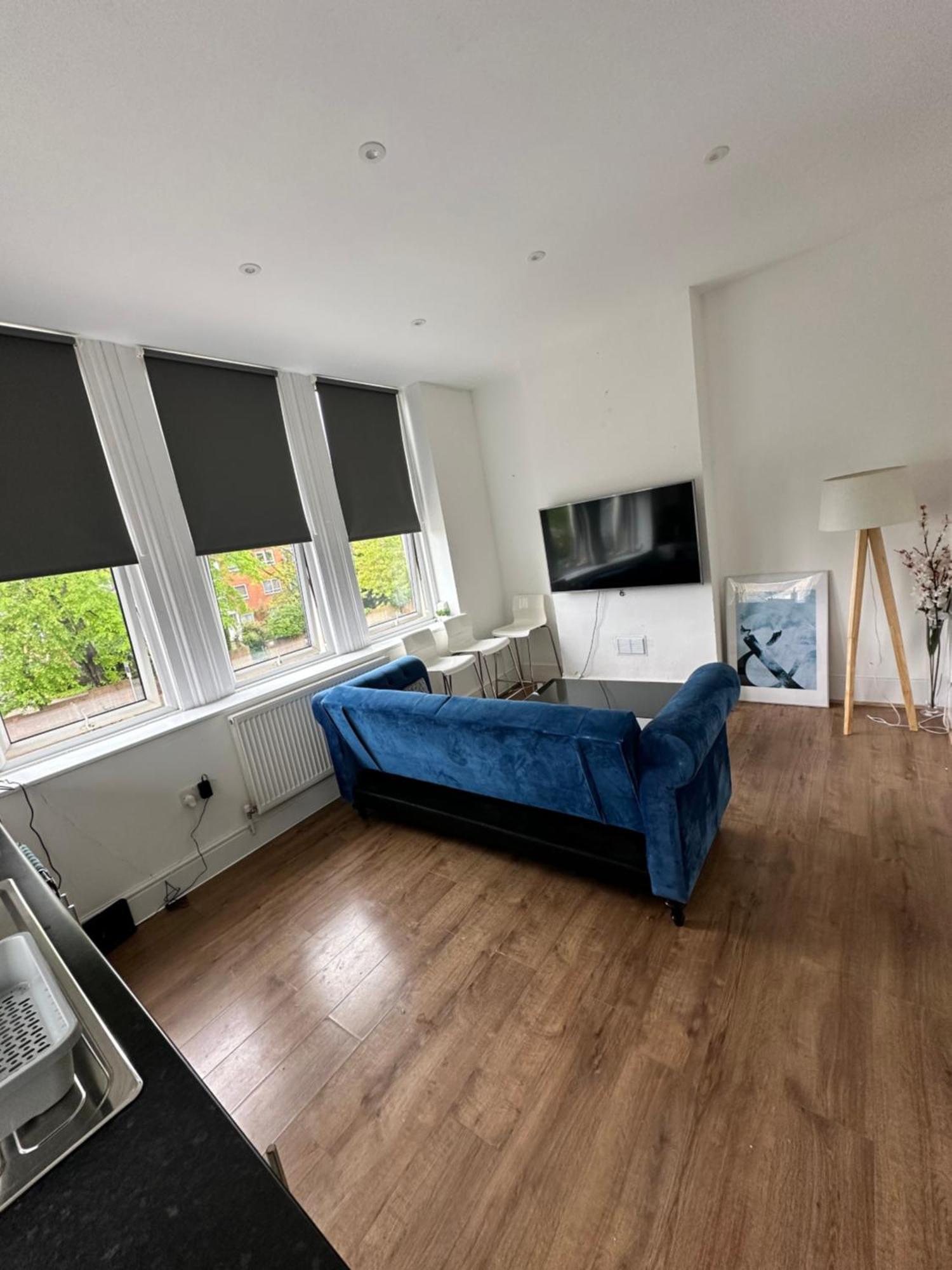 Apartment 4 Bedroom House Upper Tulse Hill, London, Sw2 2rp *