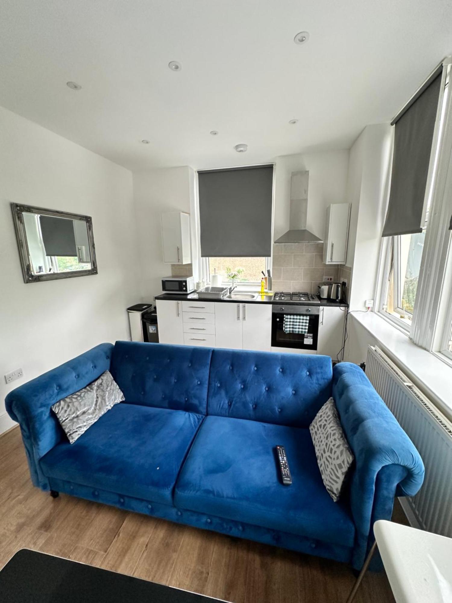 4 Bedroom House Upper Tulse Hill, London, Sw2 2rp *