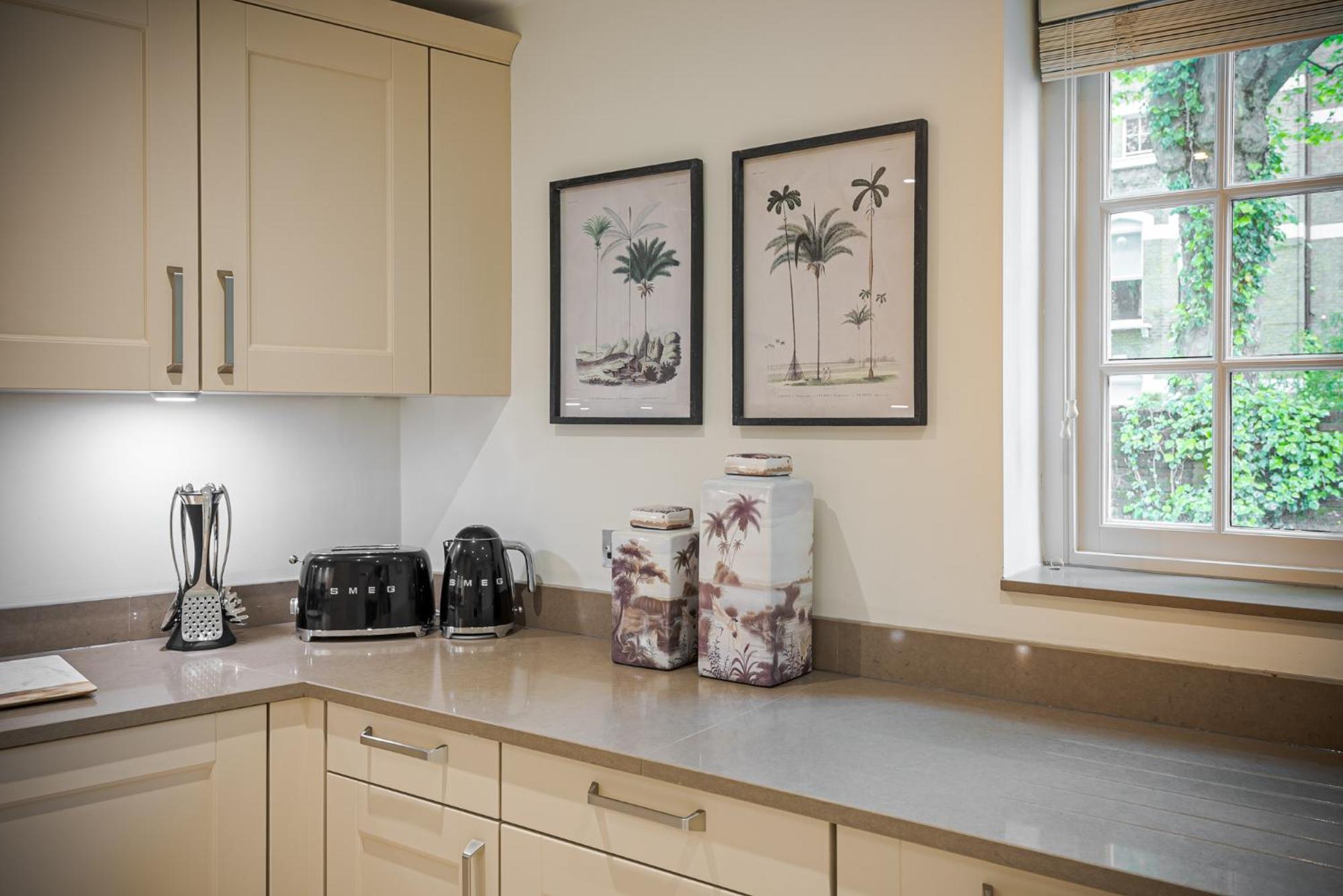 Modern 3 Bedroom Luxury House With Garage In Lejlighed *