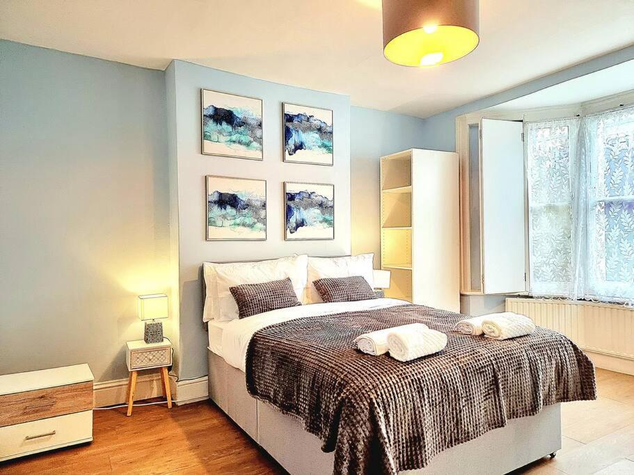 Spacious 2 Bedroom 3 Min Walk Mile End Station -sleeps 5 Lägenhet