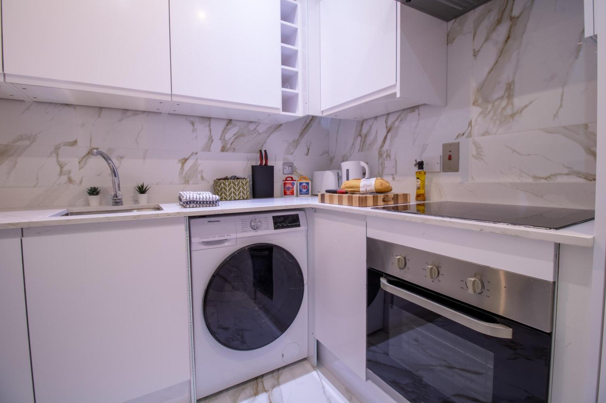Apartment 3 Bedroom On Oxford Street Gc4