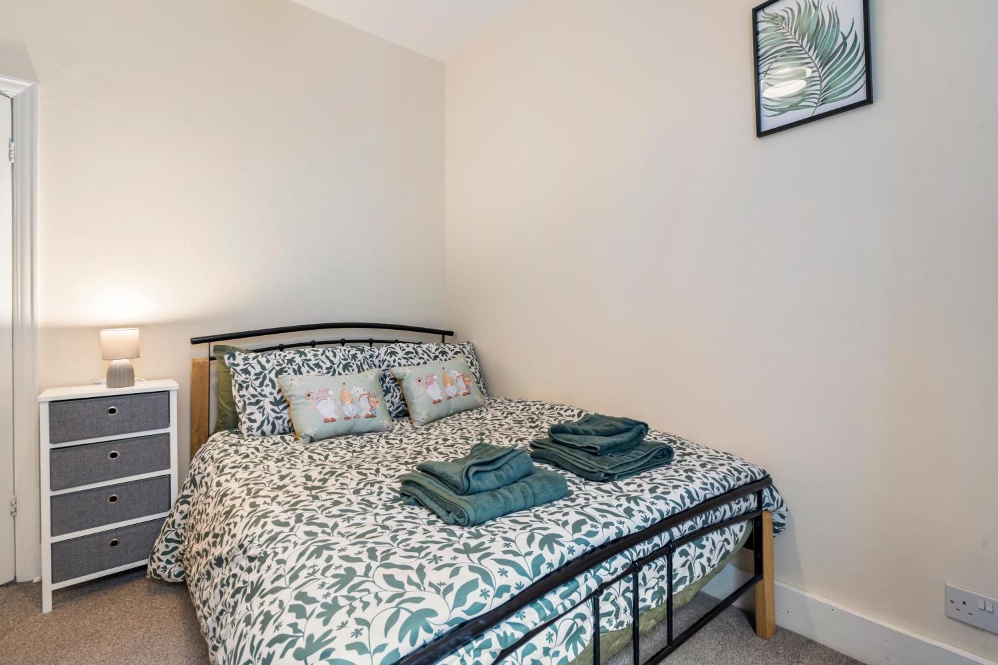 Appartement Modern 3 Bedroom In Wimbeldon Park Londen