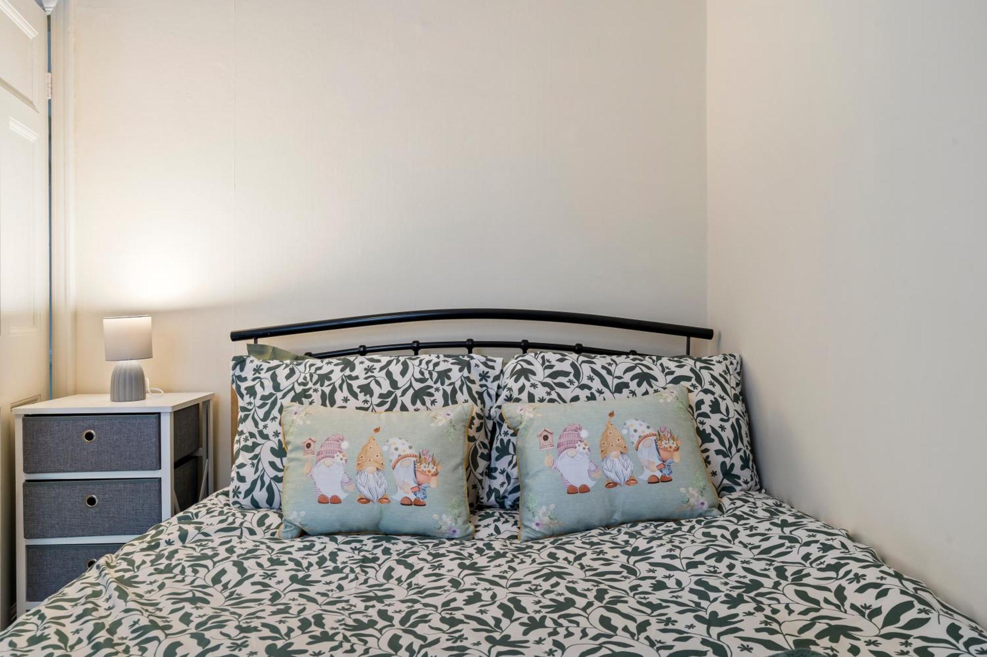 Appartement Modern 3 Bedroom In Wimbeldon Park Londen