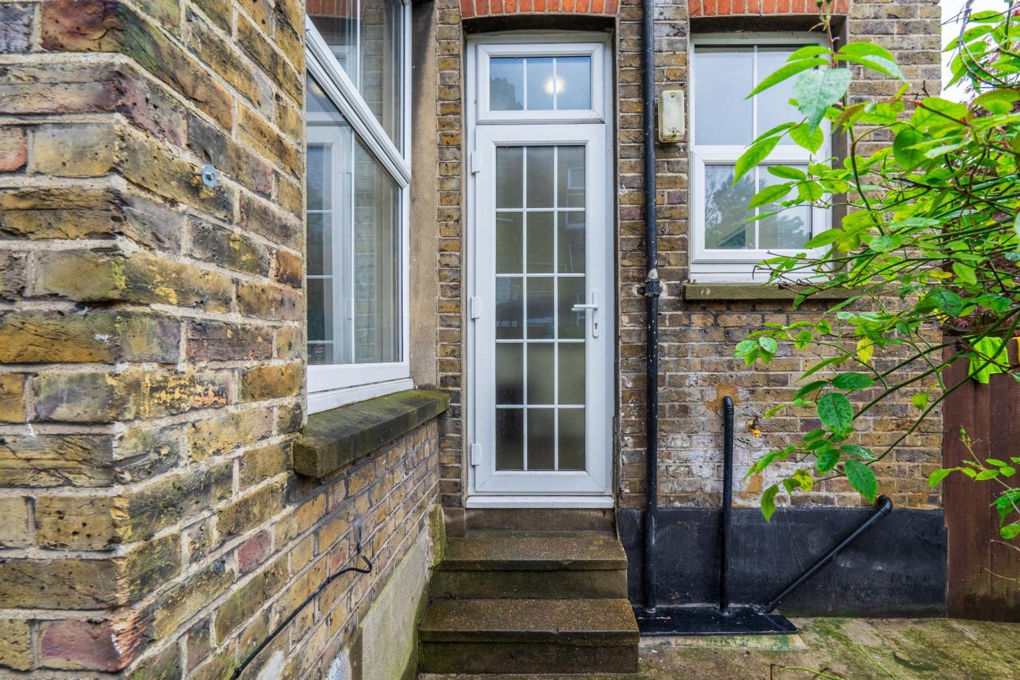 Modern 3 Bedroom In Wimbeldon Park Appartement
