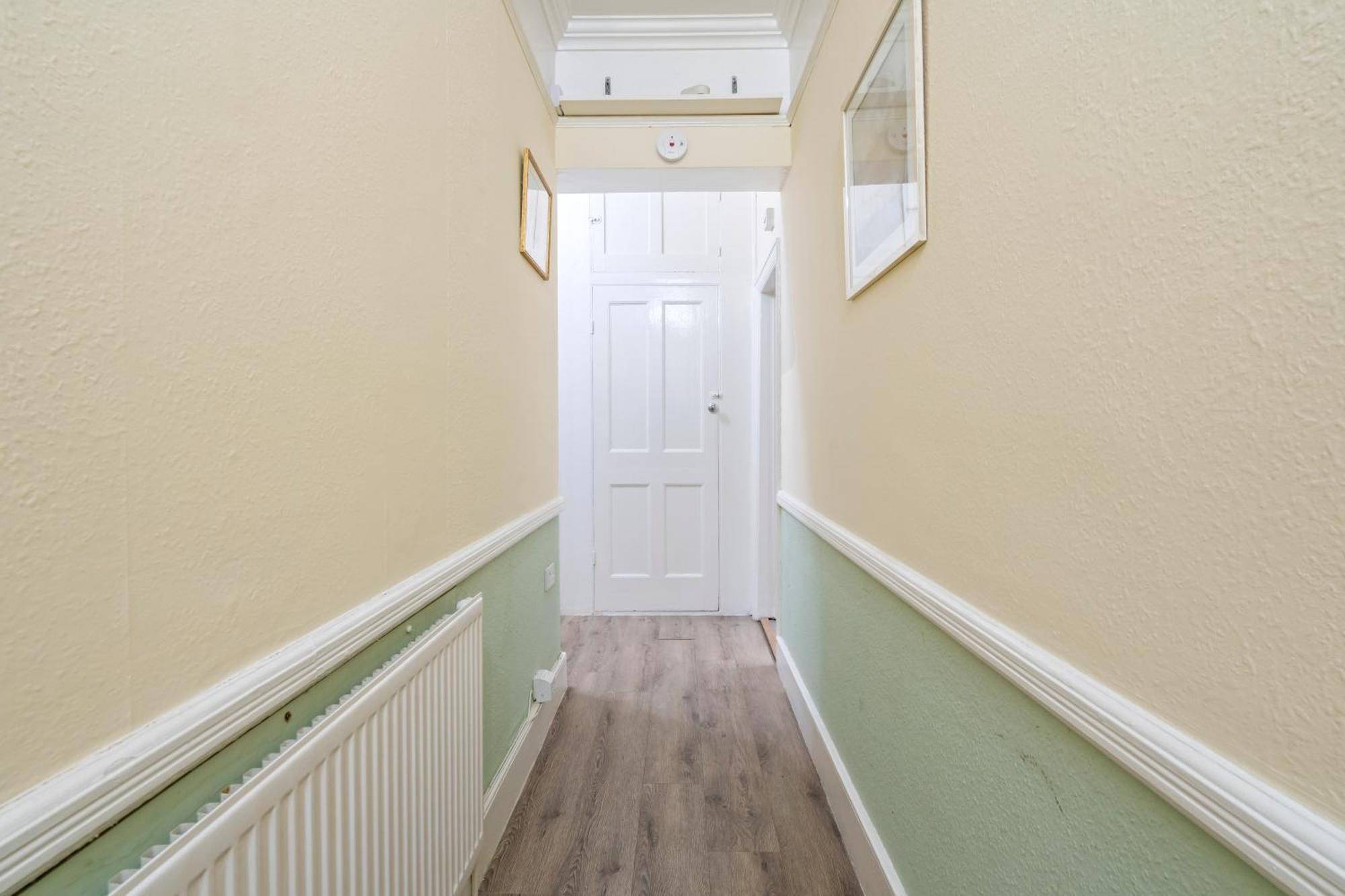 Modern 3 Bedroom In Wimbeldon Park Appartement *