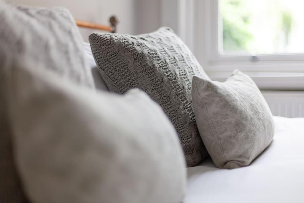 Prime Location - Stylish In Barons Court Lägenhet