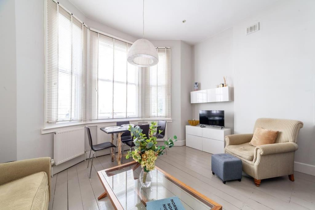 Prime Location - Stylish In Barons Court Lägenhet *