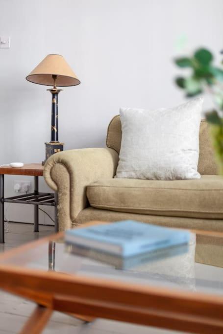 Prime Location - Stylish In Barons Court Lägenhet