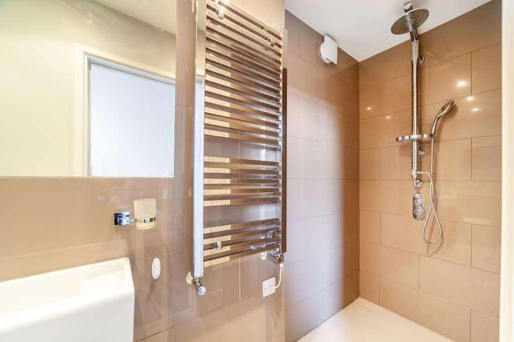 Lägenhet Prime Location - Stylish In Barons Court London
