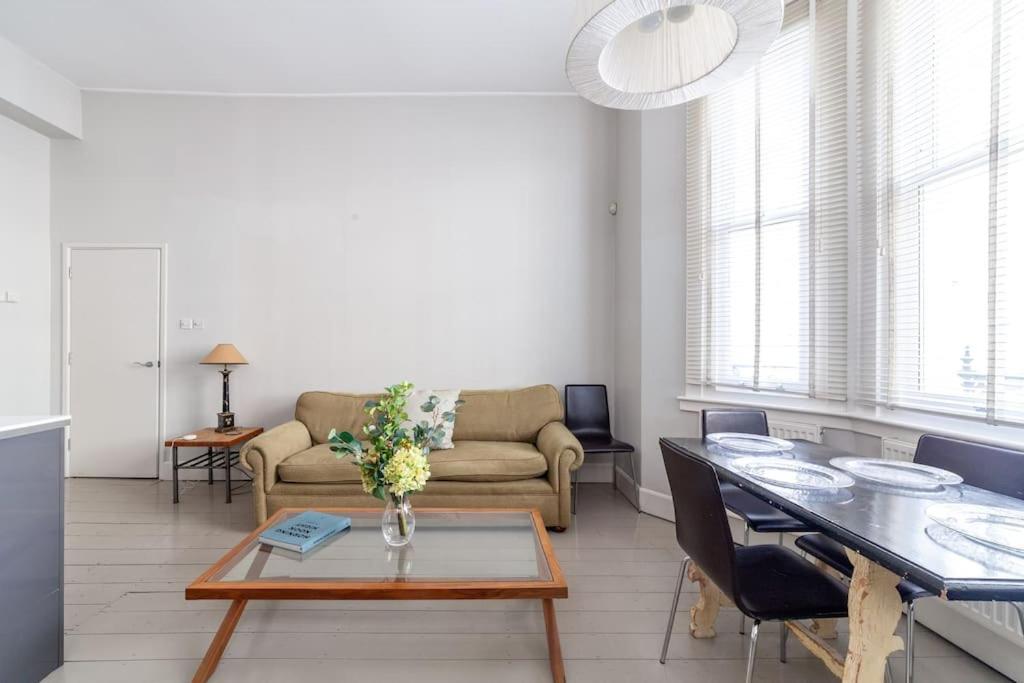 Prime Location - Stylish In Barons Court Lägenhet *