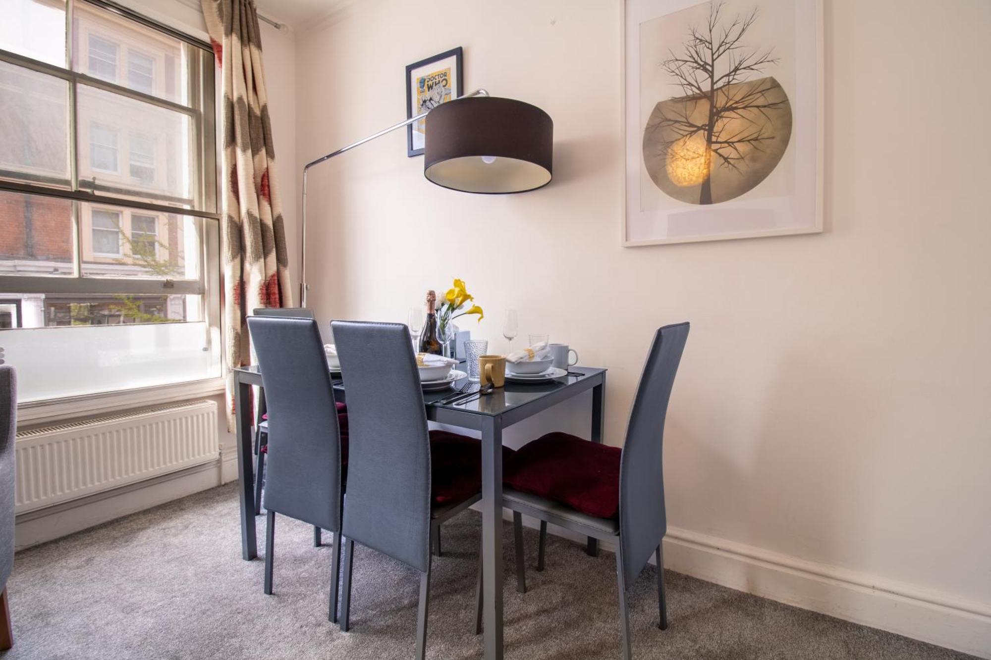 Seymour Place, Hyde Park, Edgware Road Apartment