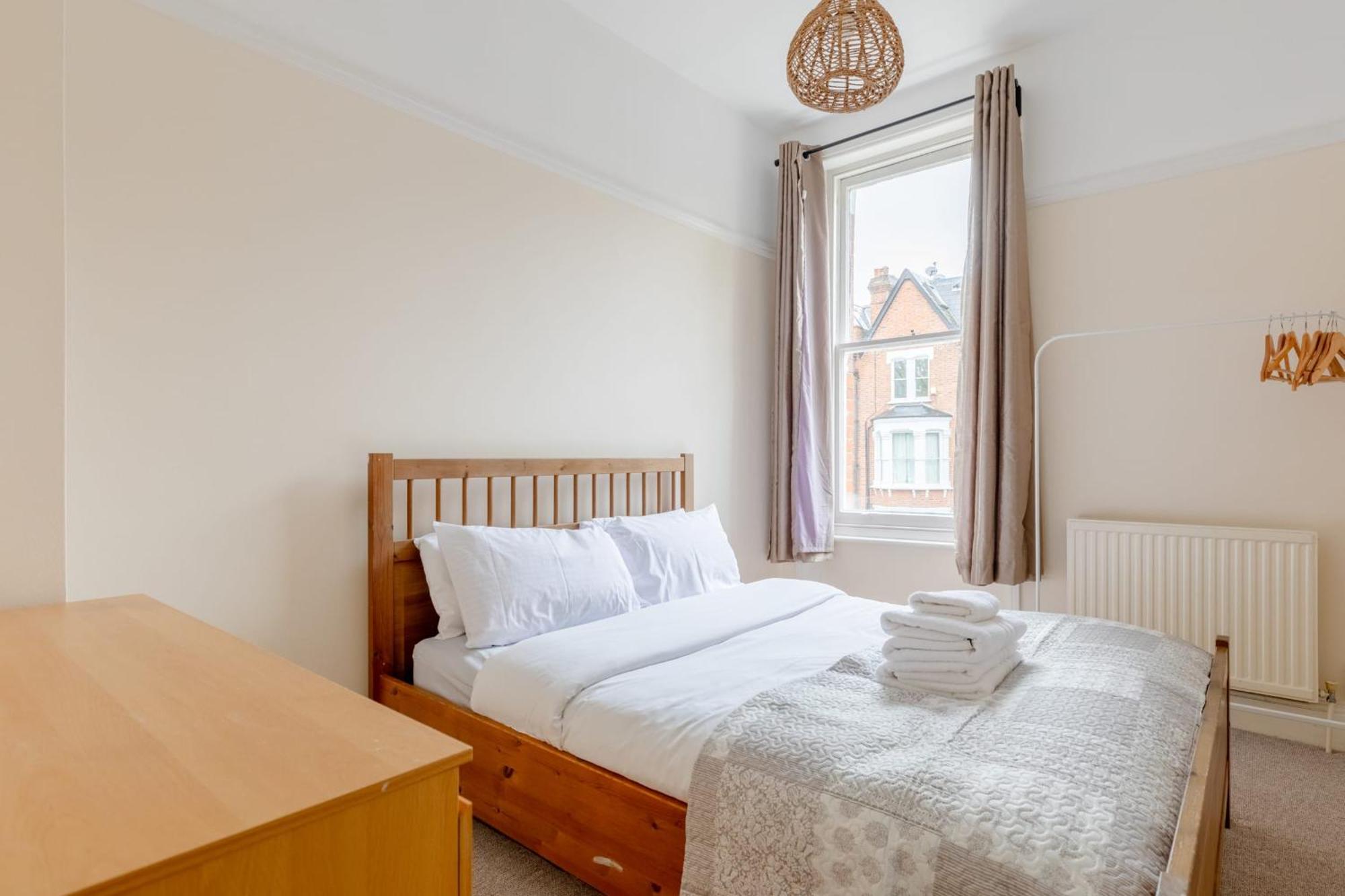 Roomy 3bd By Hampstead Heath! * London