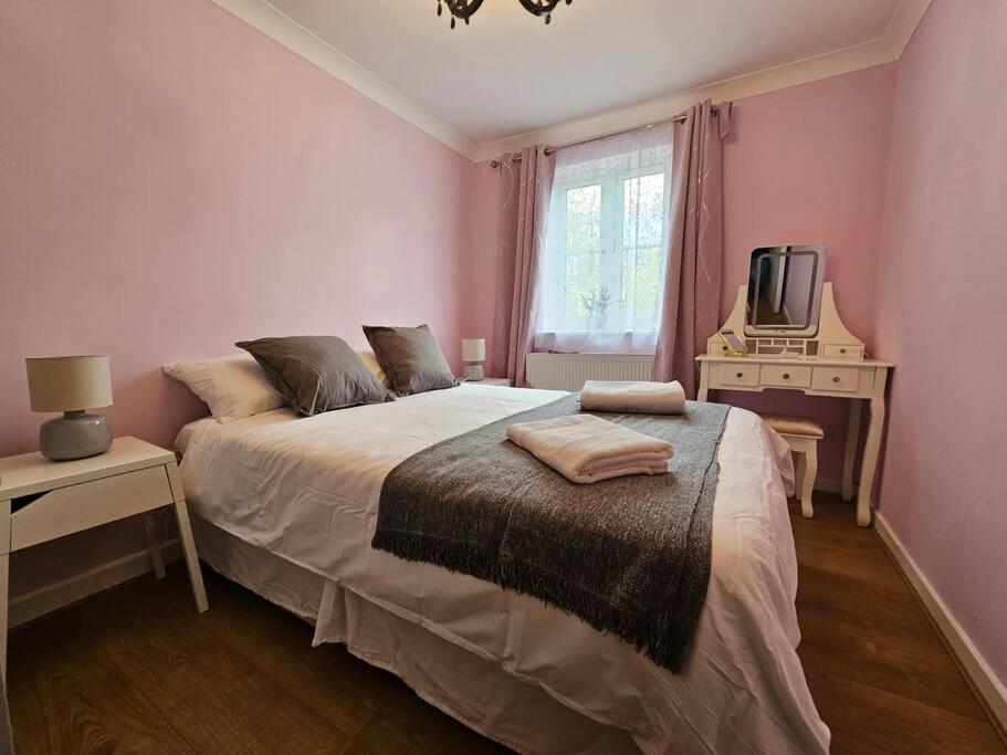 Lovely Flat Close To Shepherd's Bush Londres