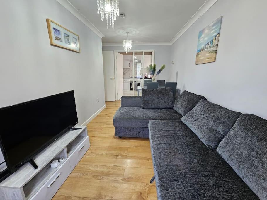 Lovely Flat Close To Shepherd's Bush Londres