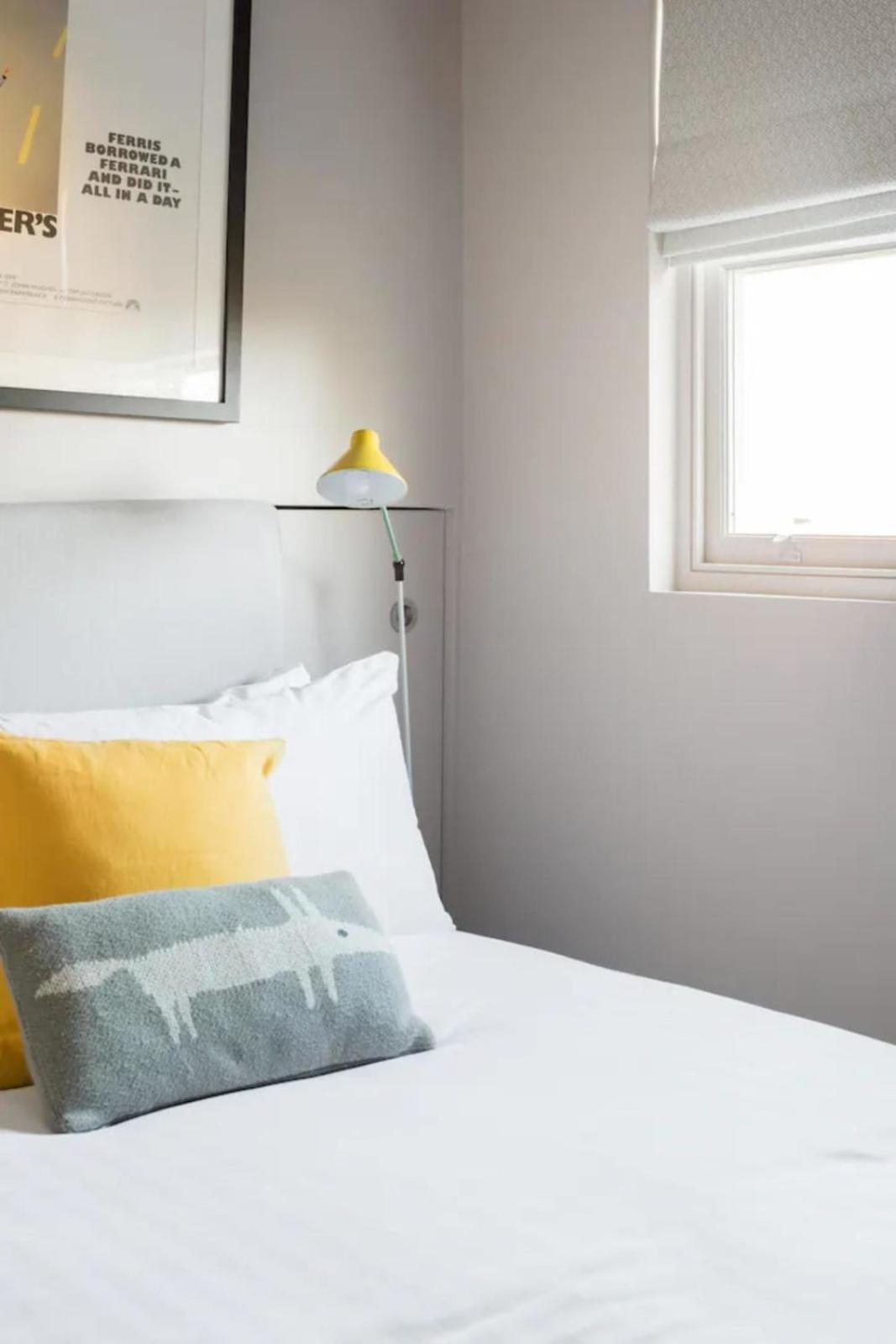 Notting Hill On Tree-lined Street Near Tube Stations Apartment London