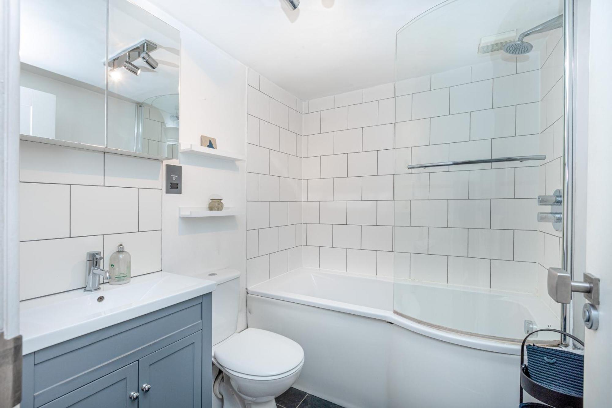 Exquisite Bright 1br Flat, 2 Min To Canonbury Tube Lägenhet *