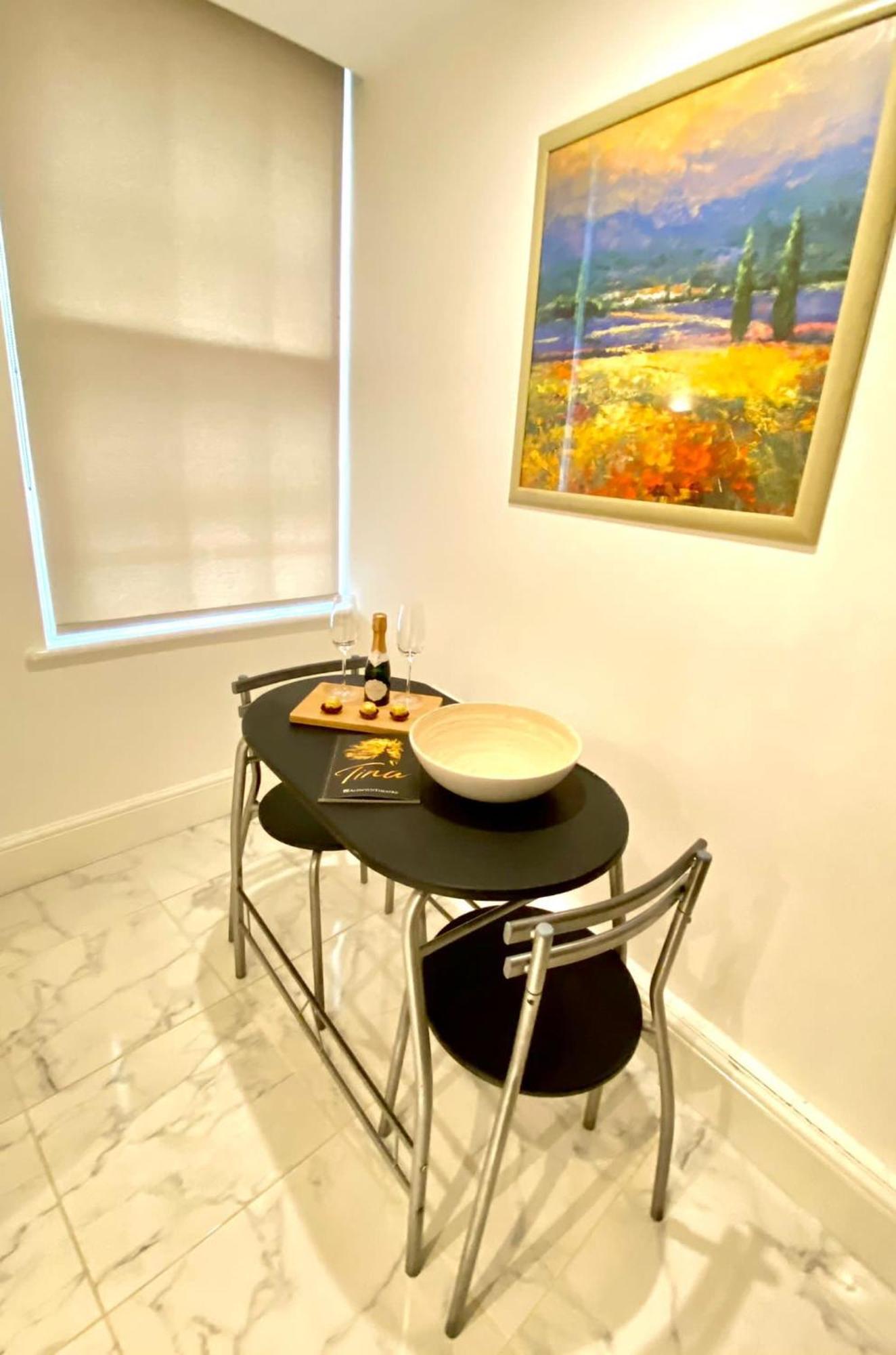 1 Bed Apt- Sleeps 3 & Pet Friendly Lägenhet London