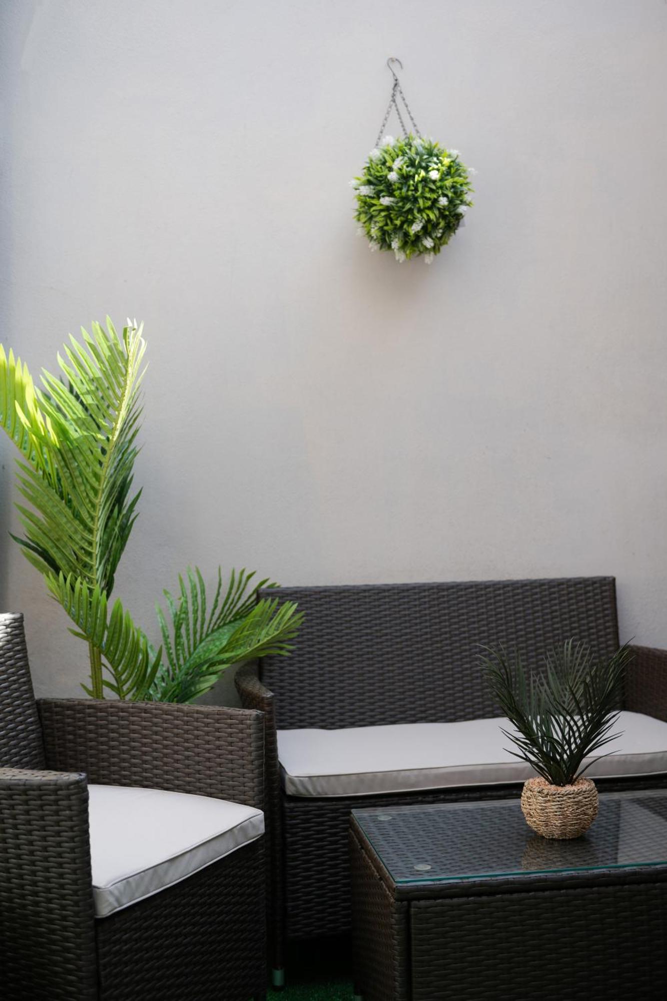 Apartment Stylish Two Bedroom By With Garden *