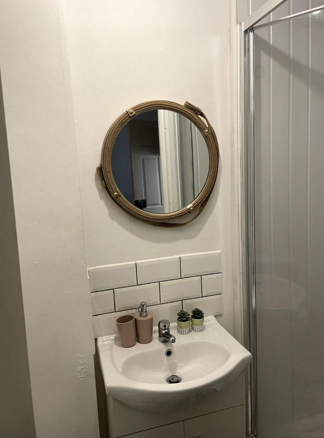 Cosy Flat In Apartment London