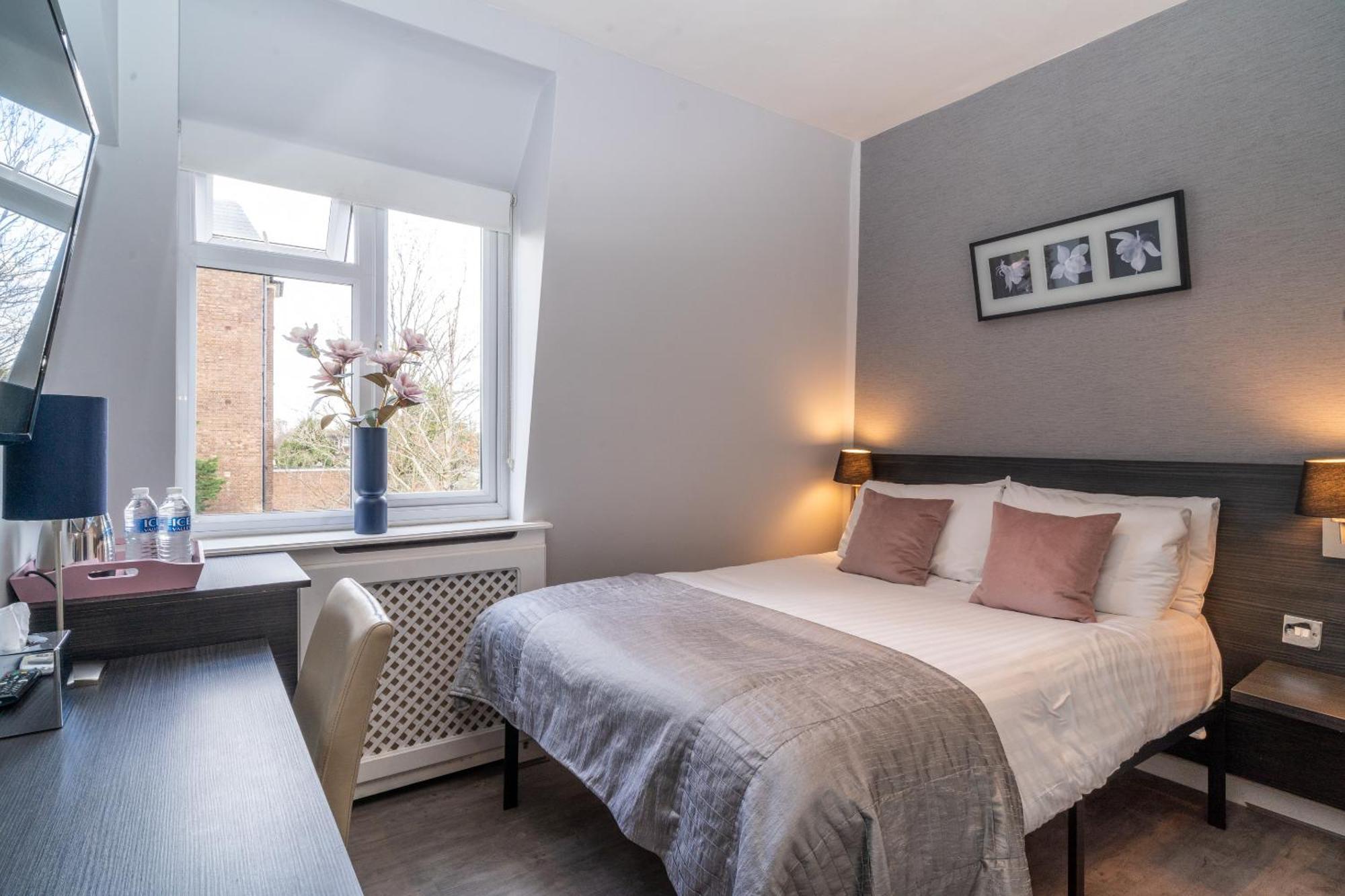 Croft Court 3*