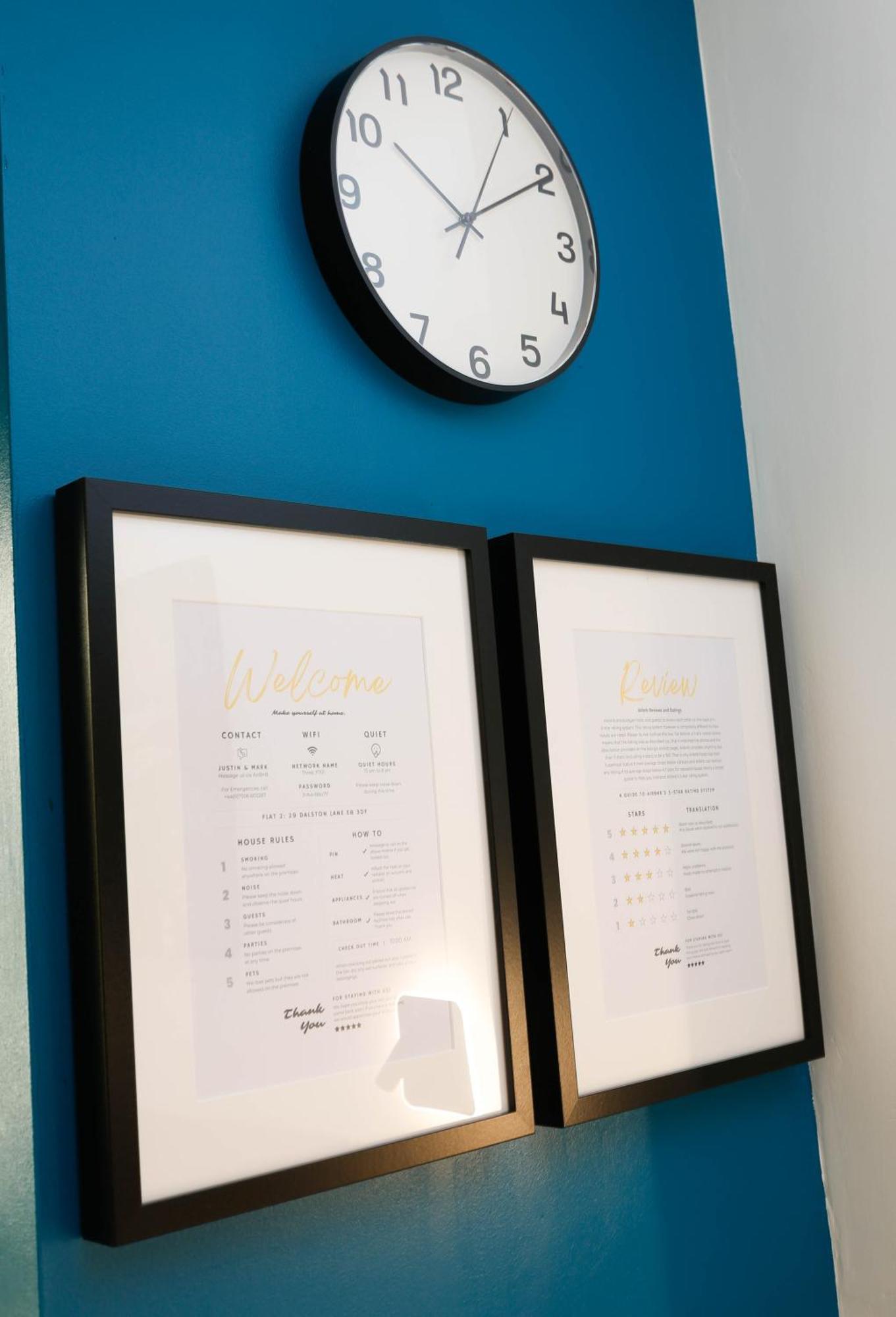 New Luxury In The Heart Of Next To Shops, Cafes, Bars & Metro With Shared Bathrooms