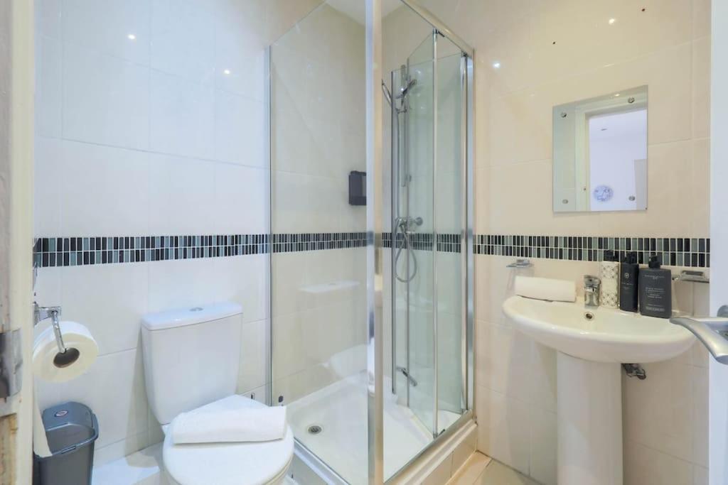 Lejlighed S2 Full With Own Kitchen In Centre Of Kilburn