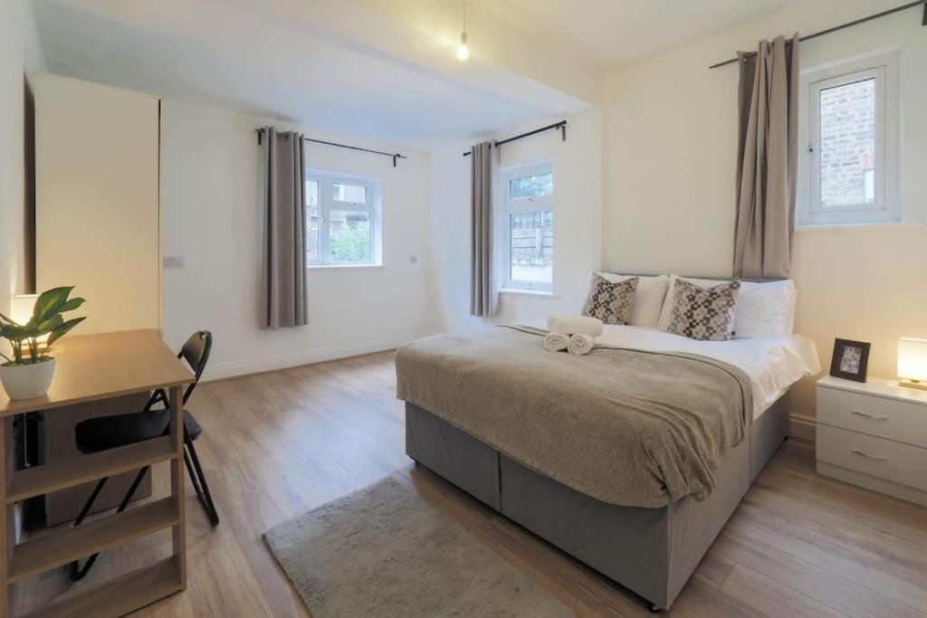 Lägenhet 2 Bed Flat In Heart Of Kilburn With Full Kitchen London