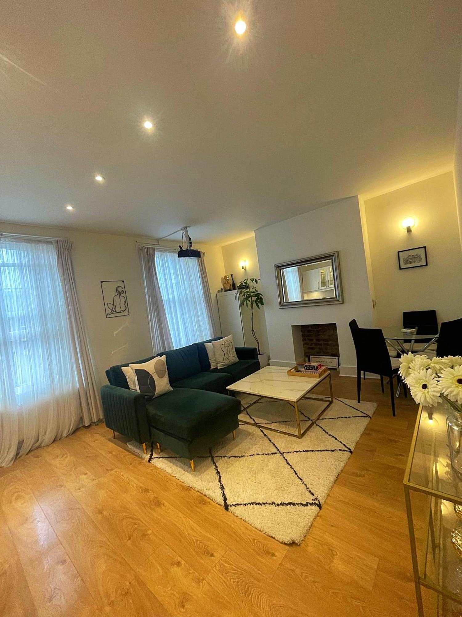 Queen Bedroom In Maida Vale Privat bolig *
