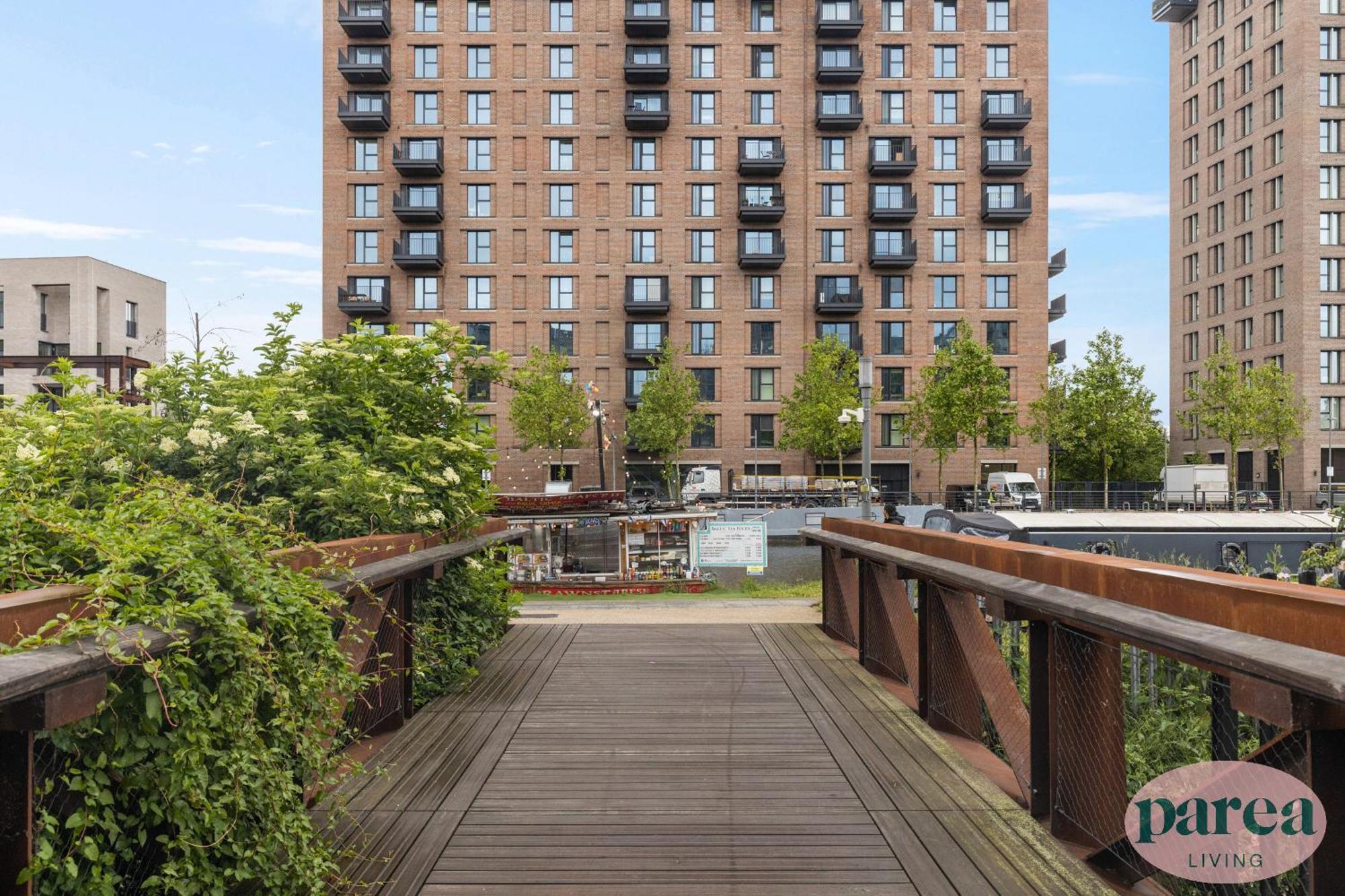 Appartement Parea Living - Colorful North With Balcony Views Londen