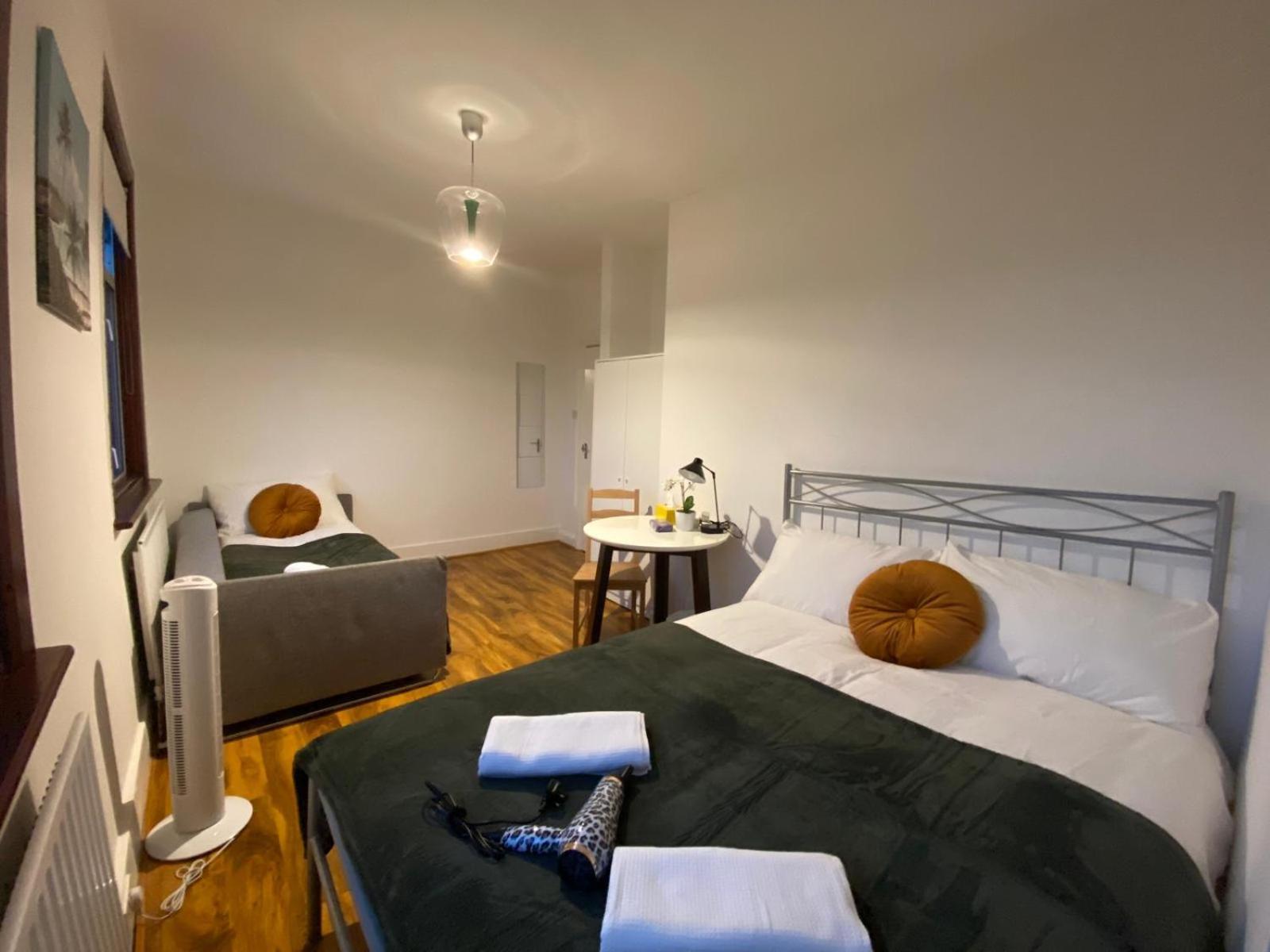 Maison d'hôtes Comfy Private Bedrooms Across The Euston Station *