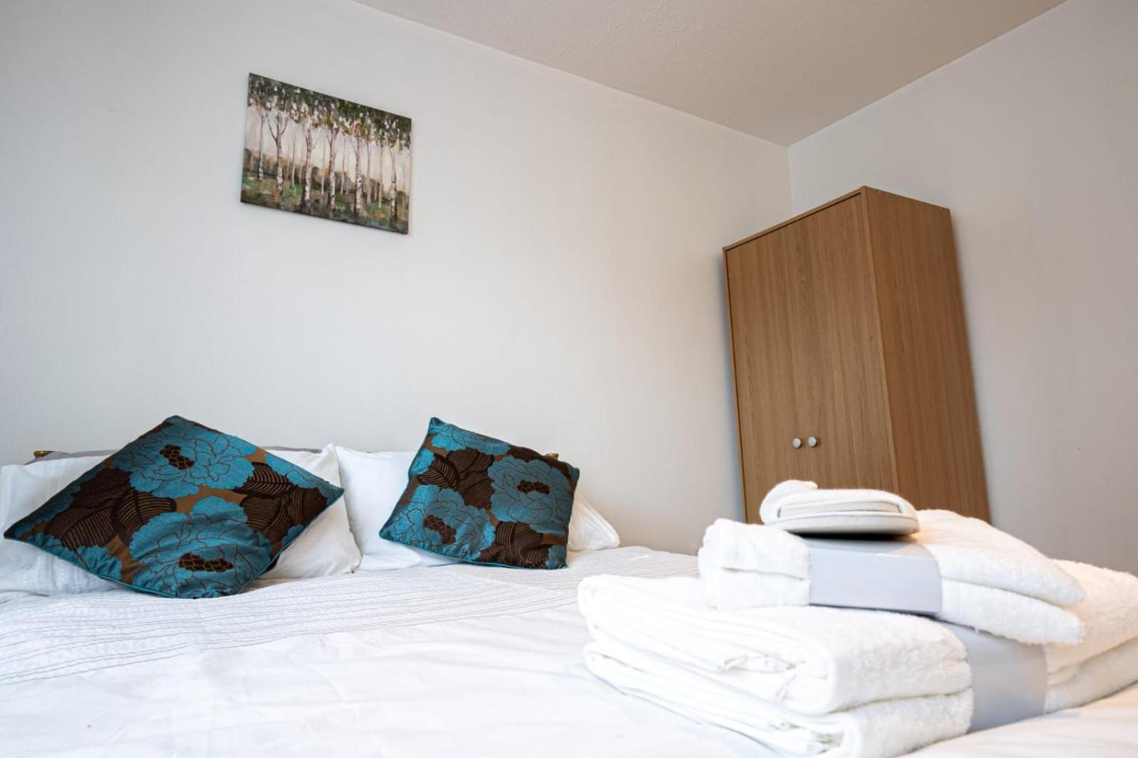 Privat overnatting Docklands Near Excel And Airport 2 Double Ensuites For Up To 4 People