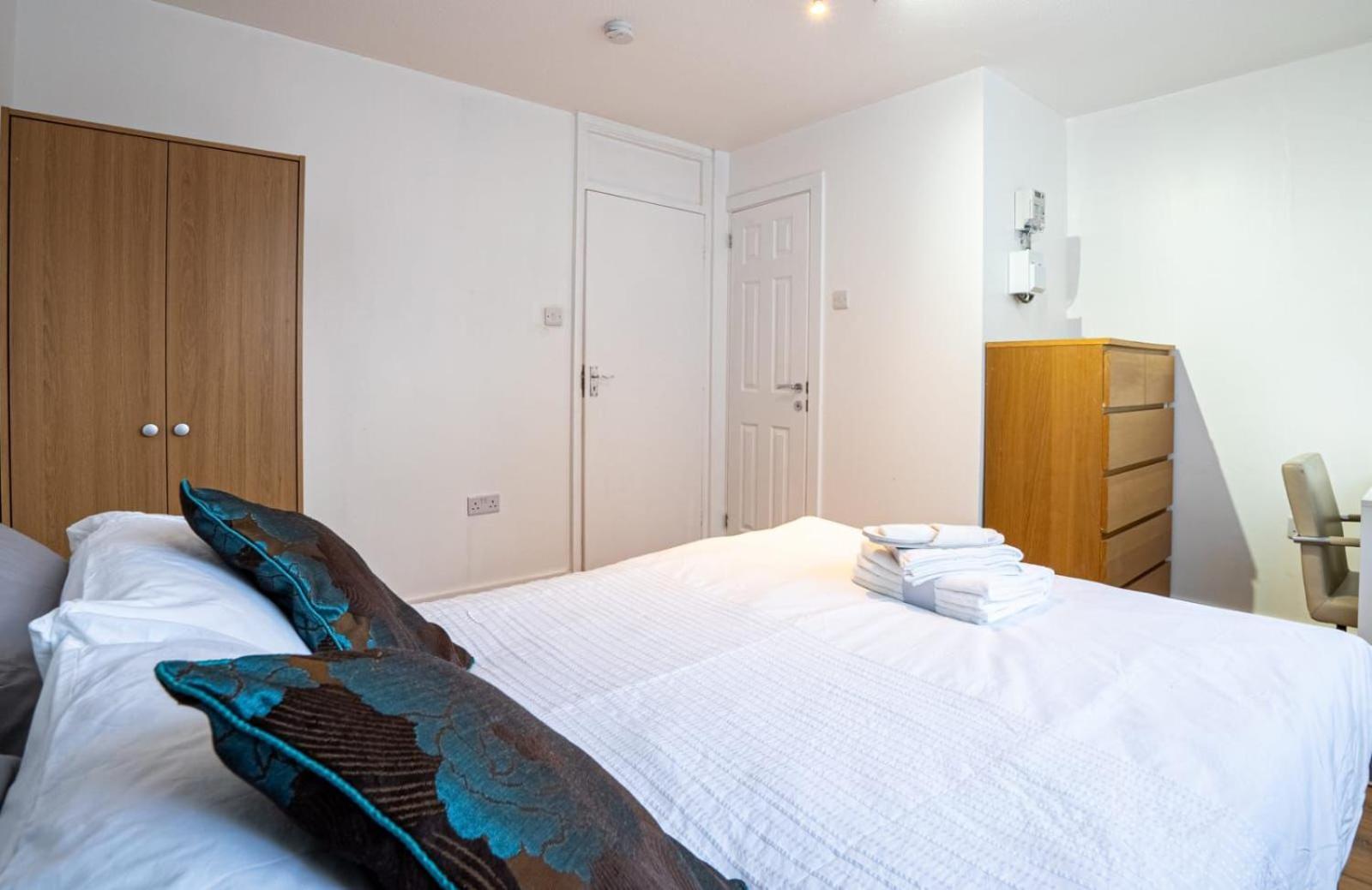 Docklands Near Excel And Airport 2 Double Ensuites For Up To 4 People Privat overnatting London