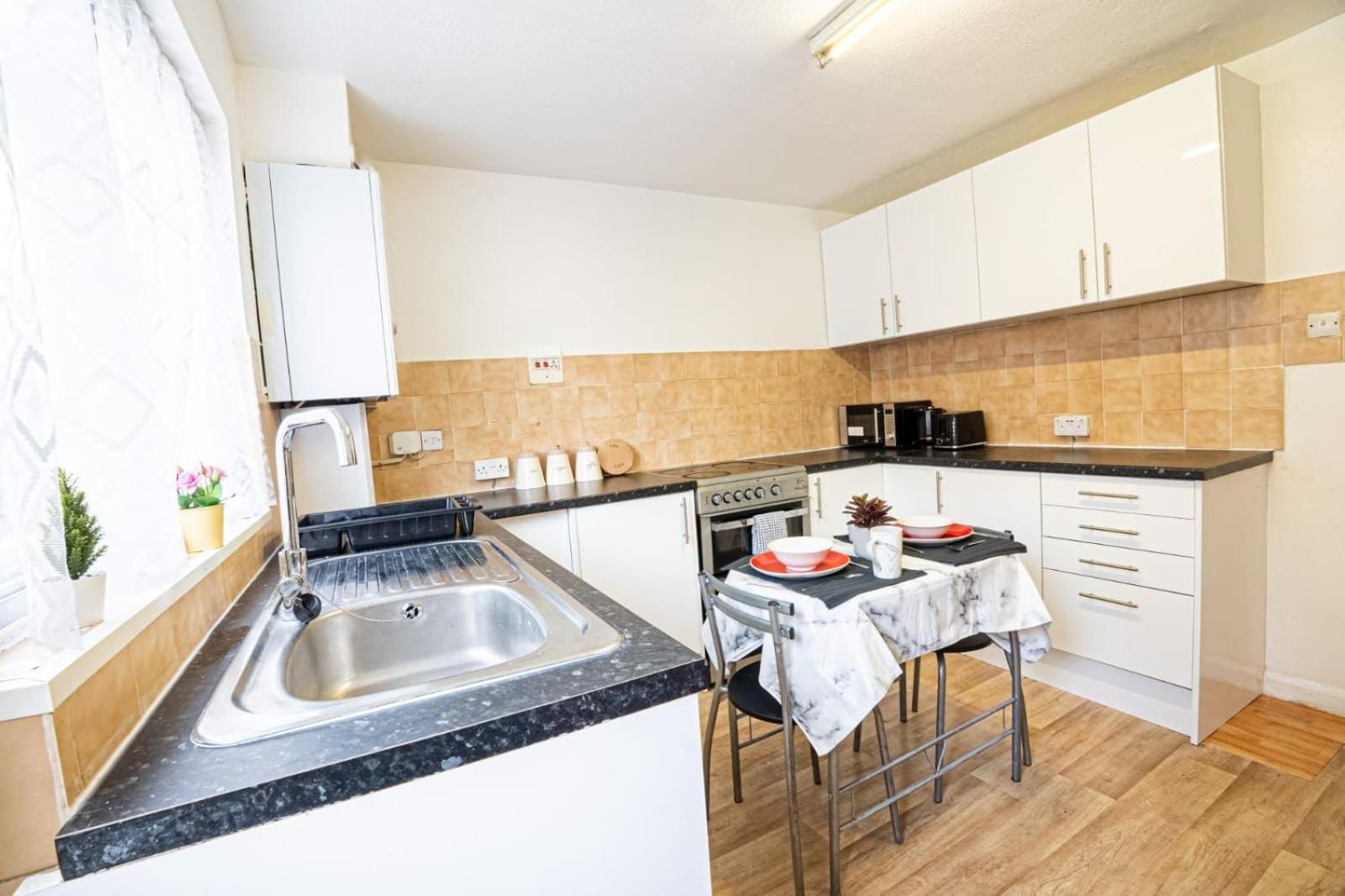 Privat overnatting Docklands Near Excel And Airport 2 Double Ensuites For Up To 4 People London