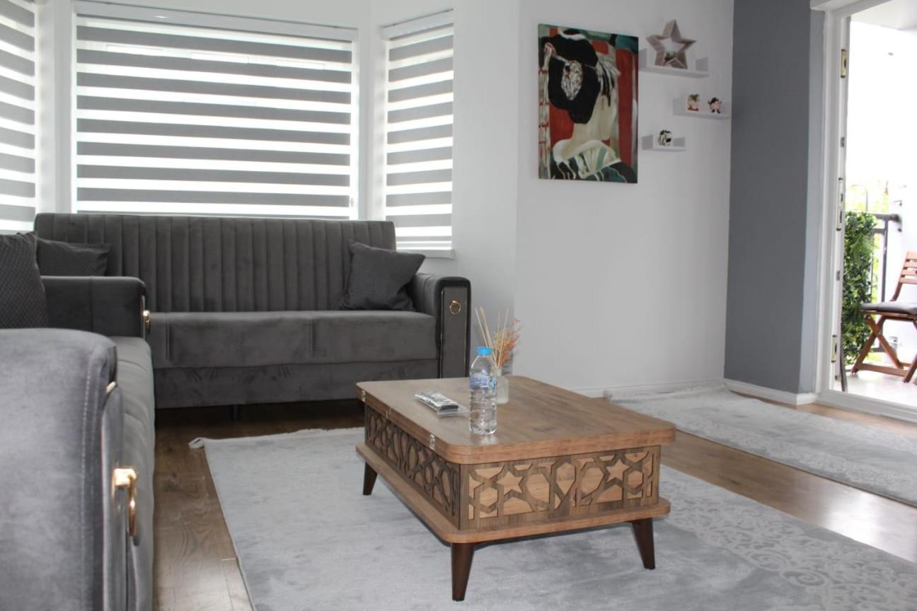 2 Bedroom Entire Flat 2 Minutes From Underground Leilighet