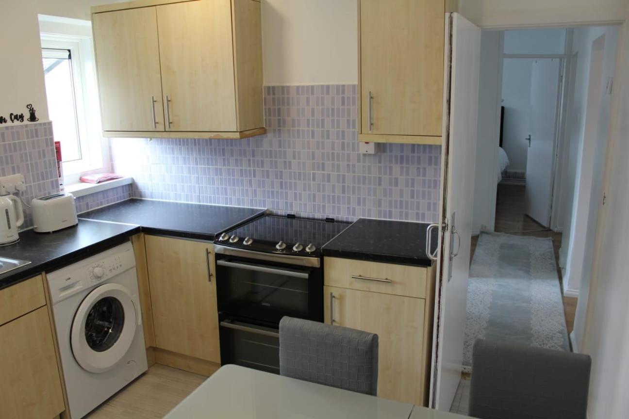 Leilighet 2 Bedroom Entire Flat 2 Minutes From Underground