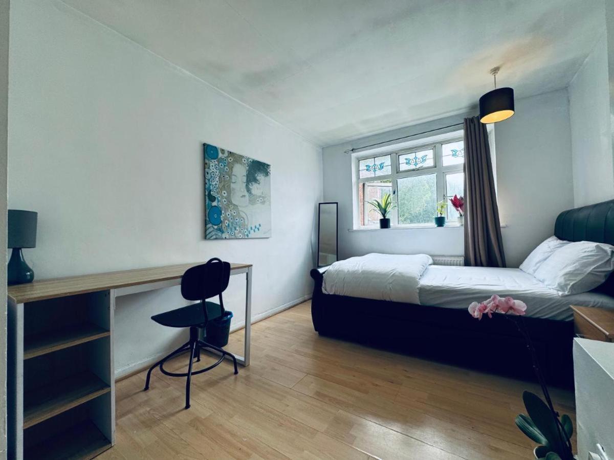 Guest house Whitechapel Lindley House R2 London