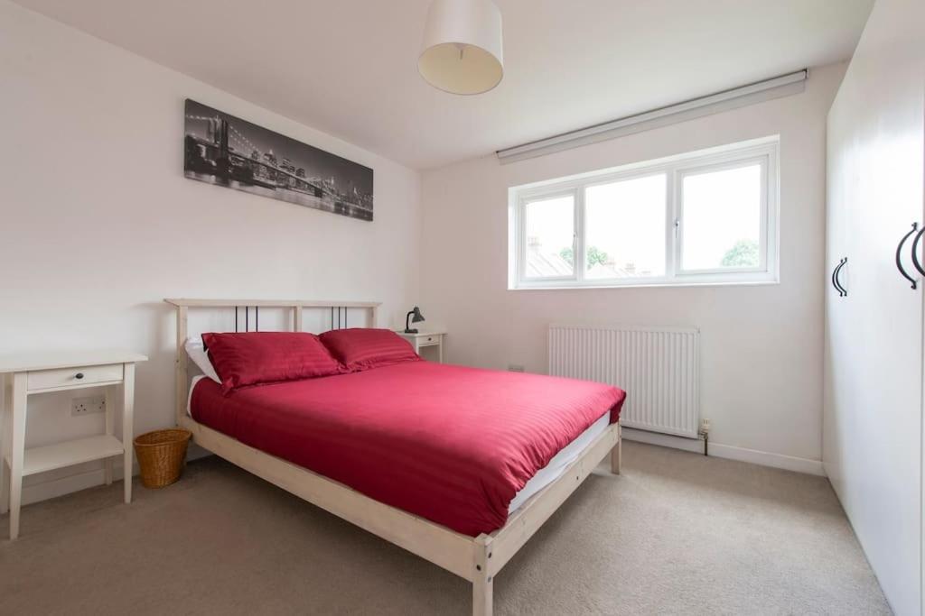 Hébergement de vacances Lovely 2-bed 15 Minutes To Londres