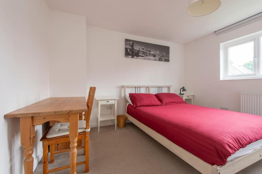 Hébergement de vacances Lovely 2-bed 15 Minutes To