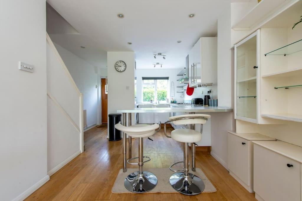 Hébergement de vacances Lovely 2-bed 15 Minutes To
