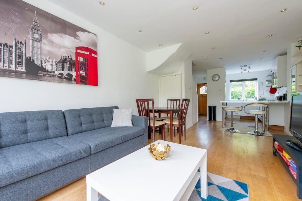 Hébergement de vacances Lovely 2-bed 15 Minutes To