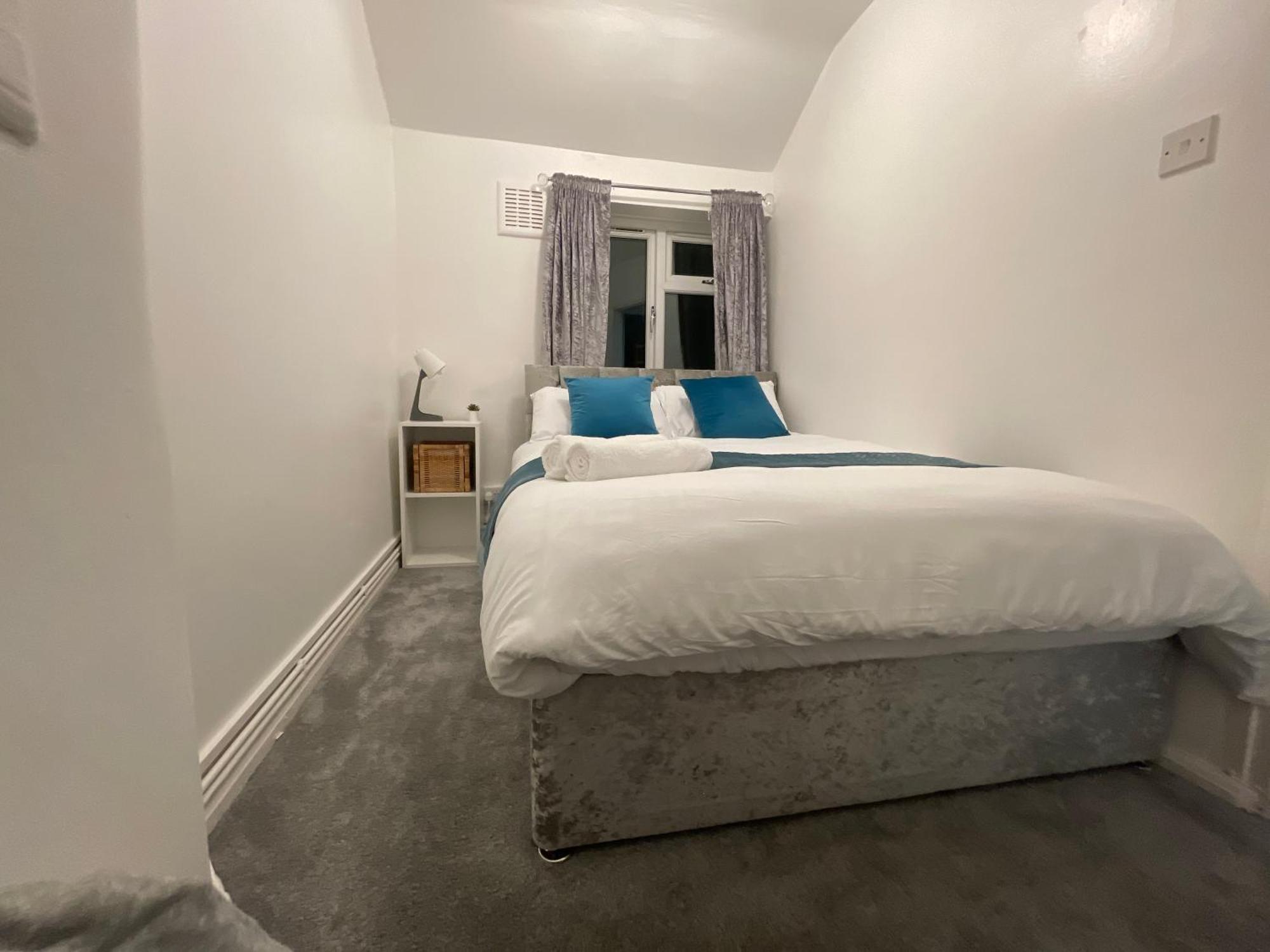 Tooting - Cosy 2 Bedroom House With Garden, 5 Mins Walk To Tube Station Londra