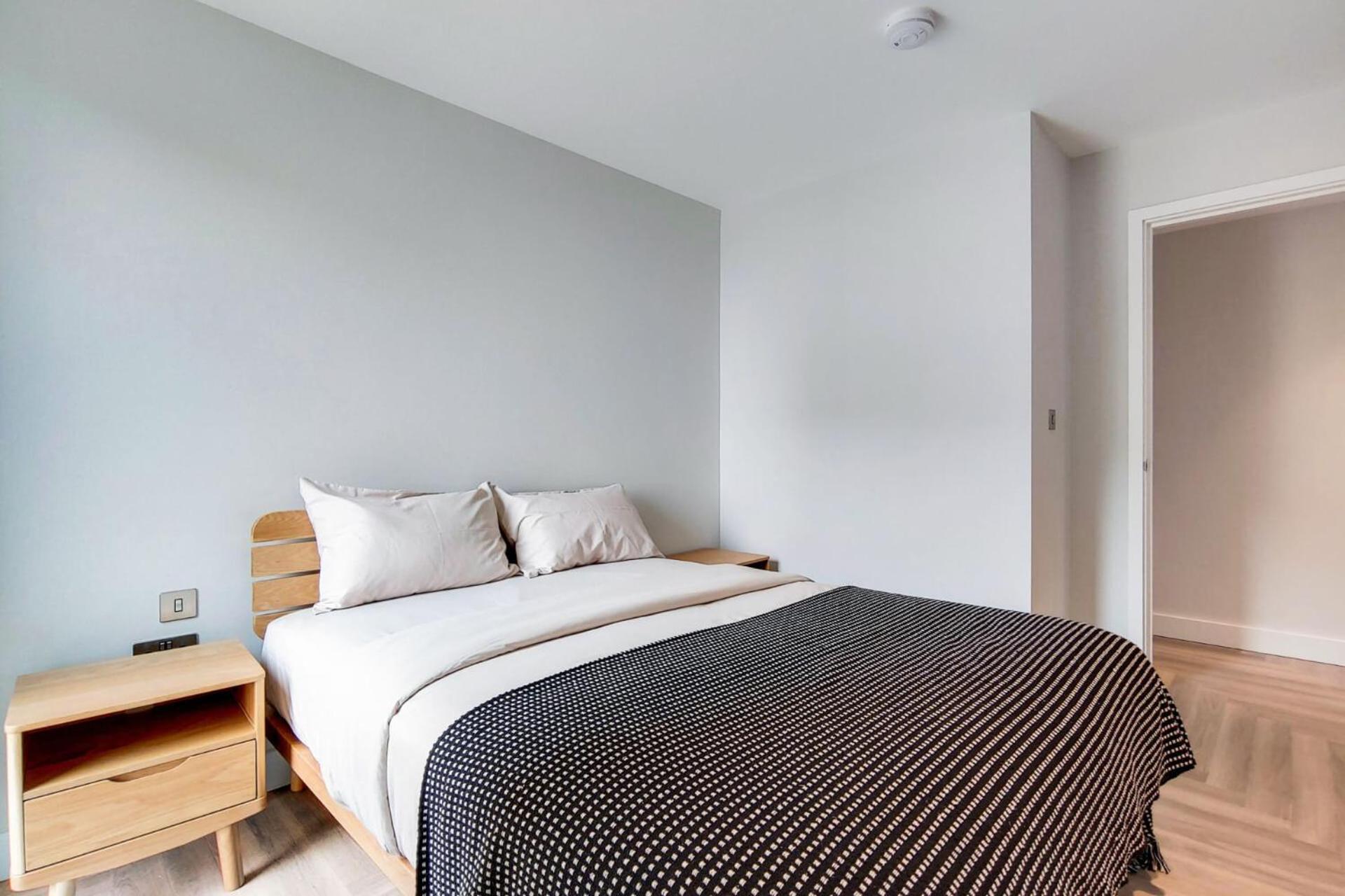 Chic And Comfortable In Apartment *