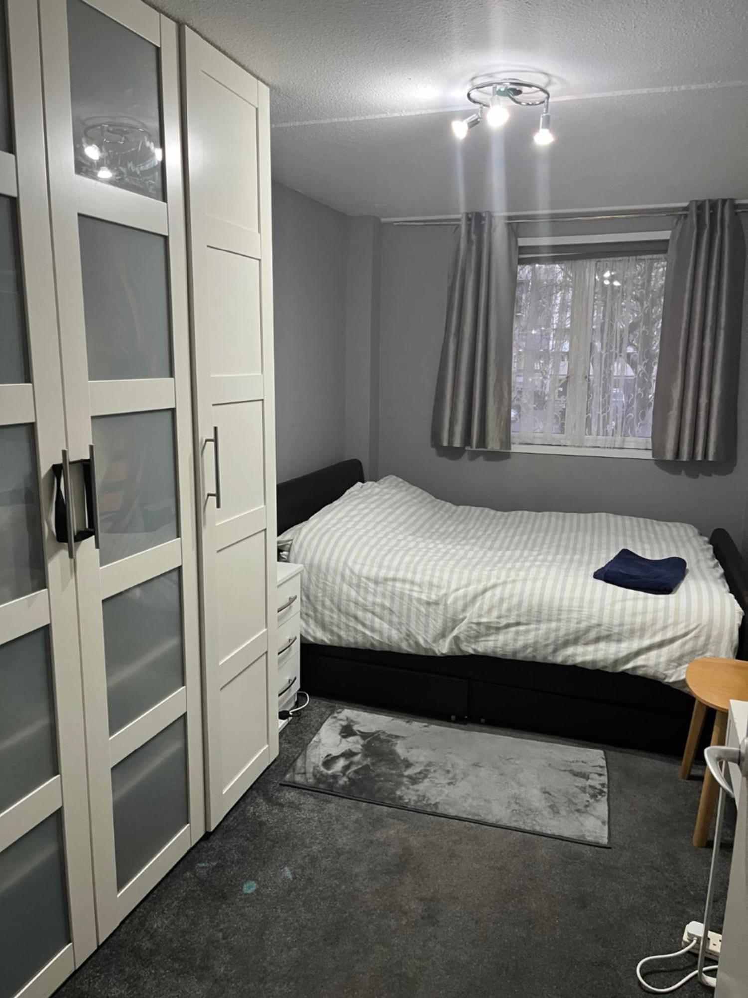 Privatunterkunft Spacious Double London